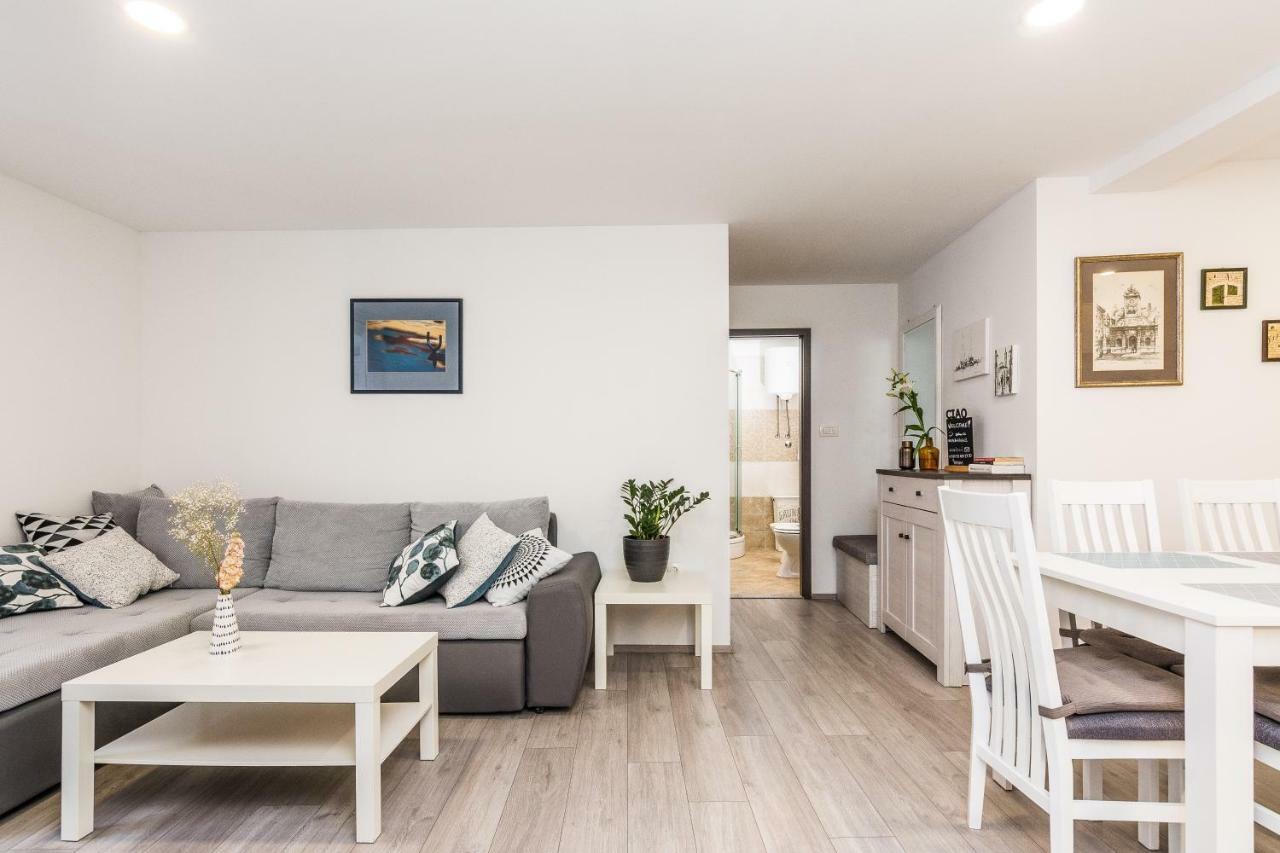 Stylish In The Center Of Apartment Zadar